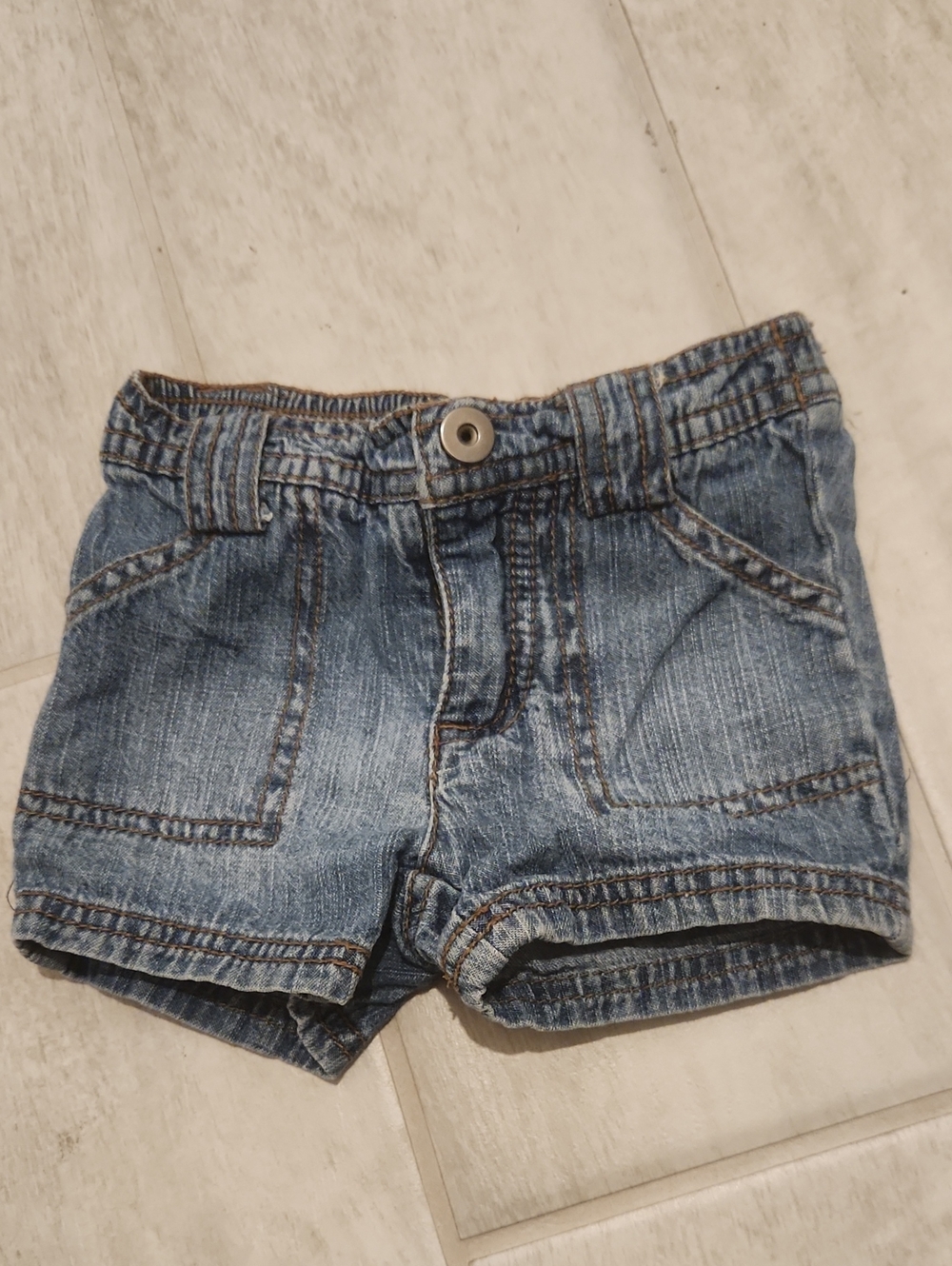 Shorts Size 12M